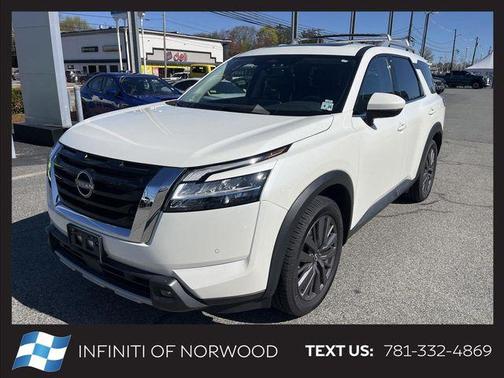 White 2023 Nissan Pathfinder SL