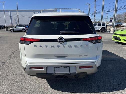 White 2023 Nissan Pathfinder SL