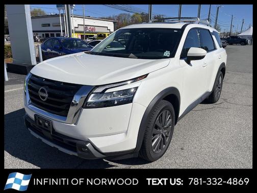 White 2023 Nissan Pathfinder SL