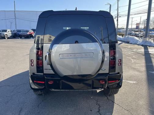 2023 Land Rover Defender 110 X-Dynamic SE