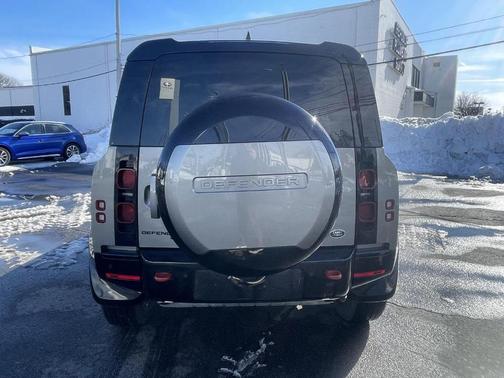 2023 Land Rover Defender 110 X-Dynamic SE