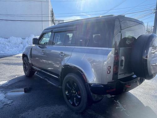 2023 Land Rover Defender 110 X-Dynamic SE