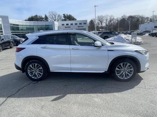 2023 INFINITI QX50 Luxe