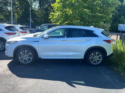 2025 INFINITI QX50 Luxe