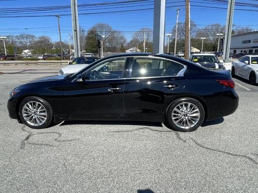 Black Obsidian 2022 INFINITI Q50 LUXE
