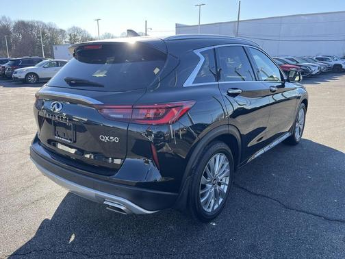 2023 INFINITI QX50 Luxe