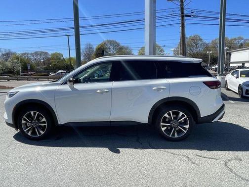 Majestic White 2025 INFINITI QX60 Luxe
