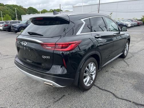 2022 INFINITI QX50 LUXE