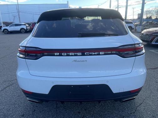 2021 Porsche Macan Base