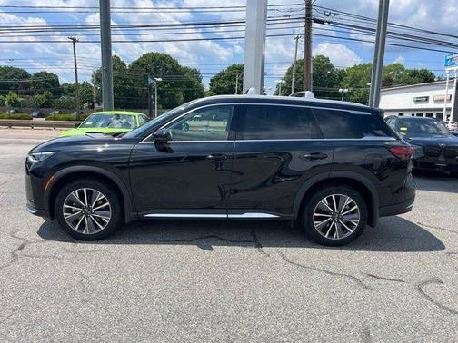Diamond Black 2026 INFINITI QX60 Luxe