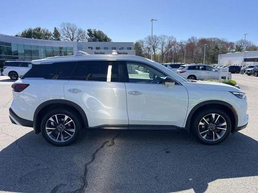Majestic White 2023 INFINITI QX60 Luxe