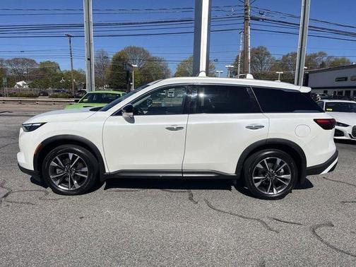 Majestic White 2023 INFINITI QX60 Luxe