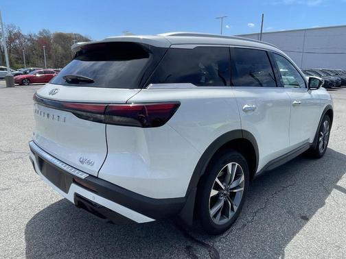 Majestic White 2023 INFINITI QX60 Luxe