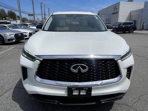 Majestic White 2023 INFINITI QX60 Luxe