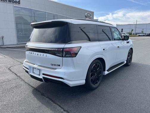 2026 INFINITI QX80 SPORT