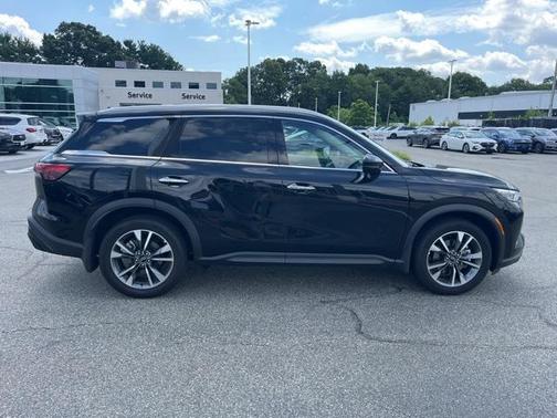2025 INFINITI QX60 LUXE