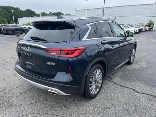 2023 INFINITI QX50 LUXE