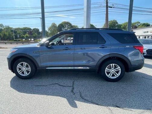 Blue Metallic 2020 Ford Explorer XLT