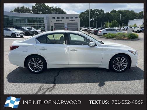 2022 INFINITI Q50 LUXE