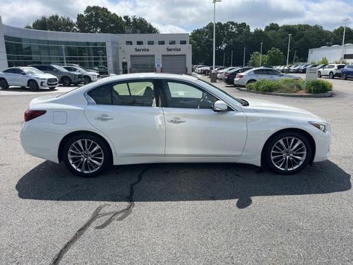 2022 INFINITI Q50 LUXE