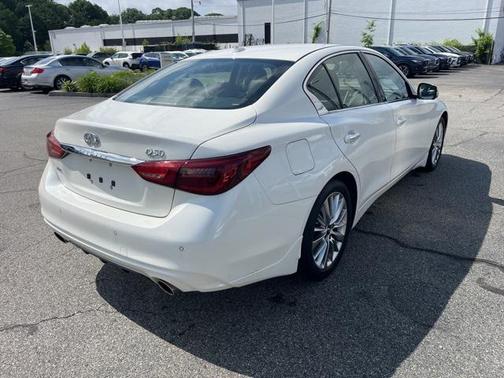 2022 INFINITI Q50 LUXE
