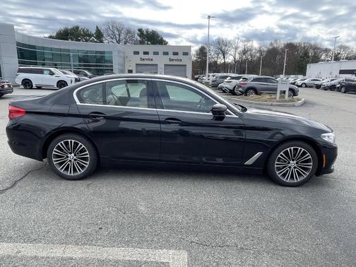 Black Sapphire Metallic 2019 BMW 540 i xDrive