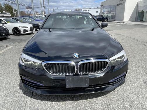 Black Sapphire Metallic 2019 BMW 540 i xDrive
