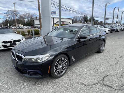 Black Sapphire Metallic 2019 BMW 540 i xDrive