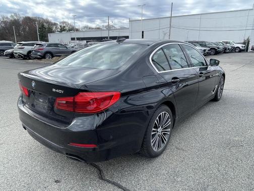 Black Sapphire Metallic 2019 BMW 540 i xDrive