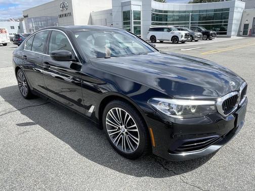 Black Sapphire Metallic 2019 BMW 540 i xDrive