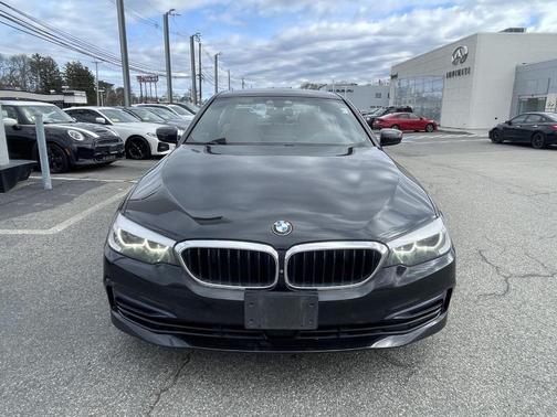 Black Sapphire Metallic 2019 BMW 540 i xDrive