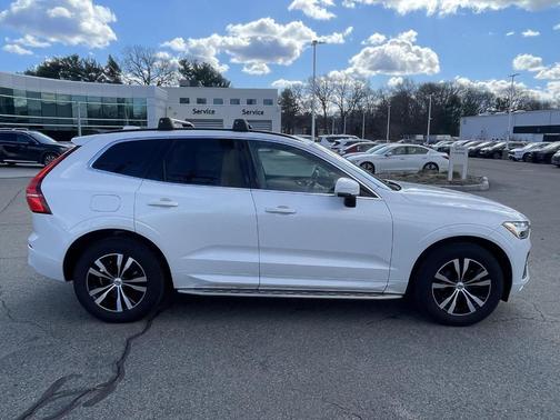 2023 Volvo XC60 B5 Core