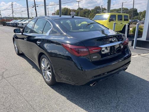 2022 INFINITI Q50 LUXE