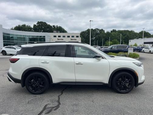 2025 INFINITI QX60 LUXE
