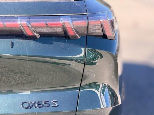 Green 2027 INFINITI QX65 SPORT