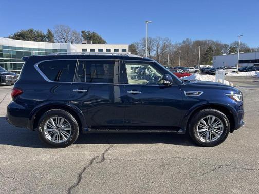 2024 INFINITI QX80 Luxe