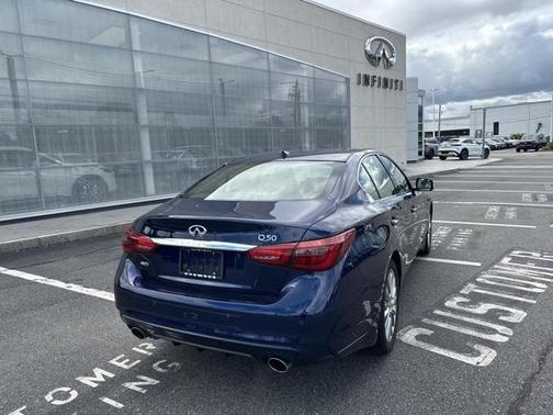 2022 INFINITI Q50 LUXE