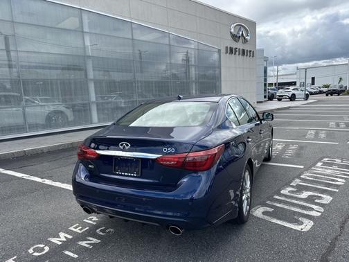 2022 INFINITI Q50 LUXE