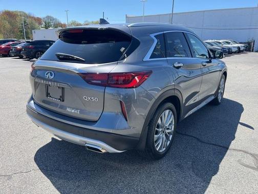 2023 INFINITI QX50 LUXE