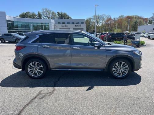 2023 INFINITI QX50 LUXE