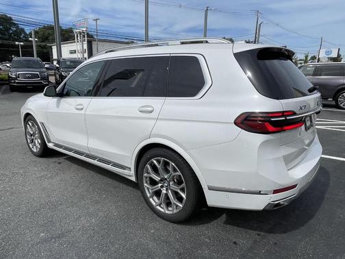 2024 BMW X7 xDrive40i