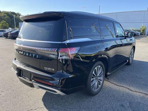 Black Obsidian 2026 INFINITI QX80 Luxe