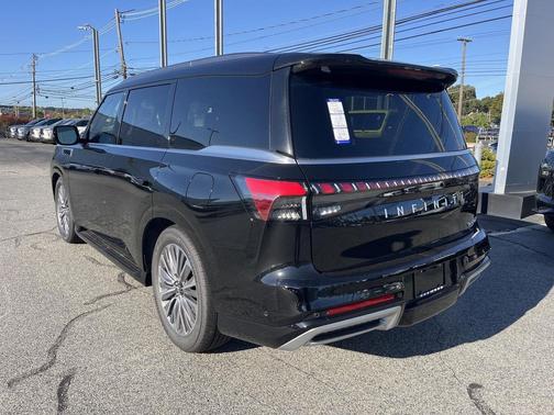 2026 INFINITI QX80 Luxe