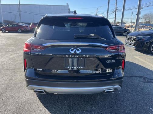 2023 INFINITI QX50 Luxe