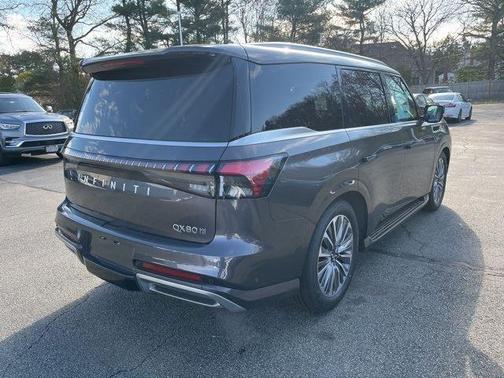 2025 INFINITI QX80 Luxe