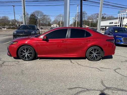 2022 Toyota Camry SE