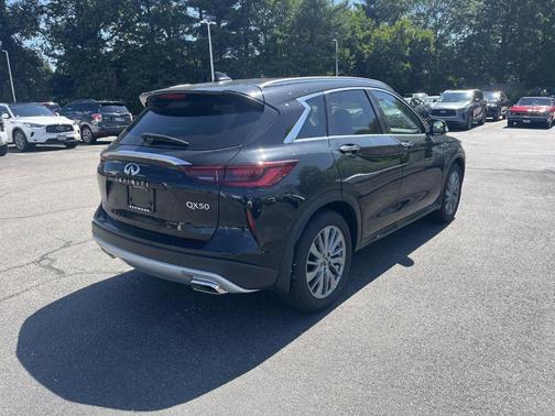 2025 INFINITI QX50 Luxe