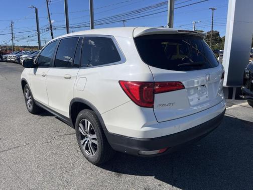 2017 Honda Pilot EX-L w/ Navigation