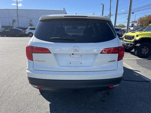 2017 Honda Pilot EX-L w/ Navigation