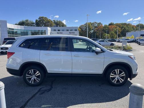 2017 Honda Pilot EX-L w/ Navigation